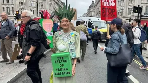 Numerous Activists Gather in Downtown London to Denounce Donald Trump's Official UK Trip